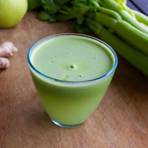 15 Benefits of Celery Juice, Side Effects, and Recipe (Juicer & Blender)