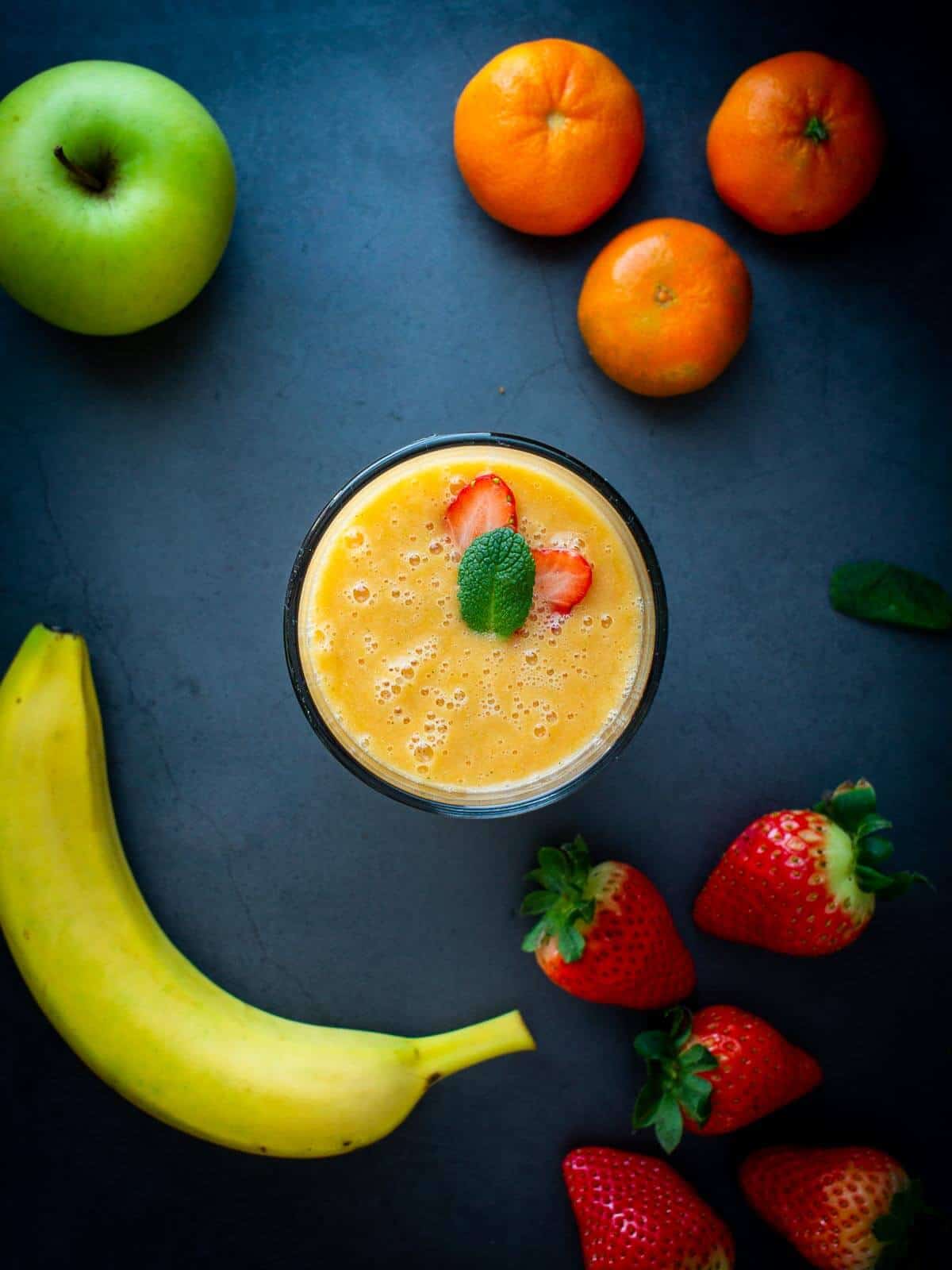 banana strawberry apple smoothie glass