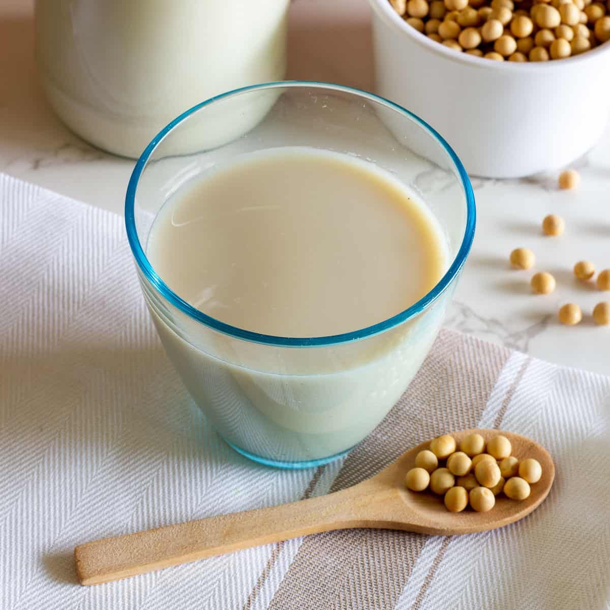 Prepara así tu leche de avena casera, una deliciosa, saludable y