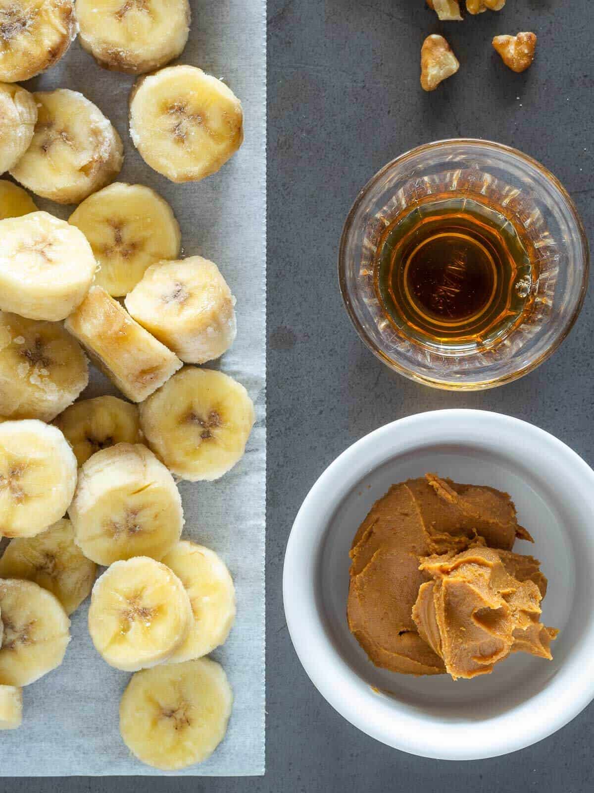 ingredients to make a Peanut Butter Banana Ice cream.