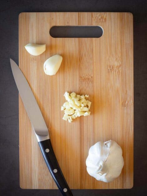 chopped garlic