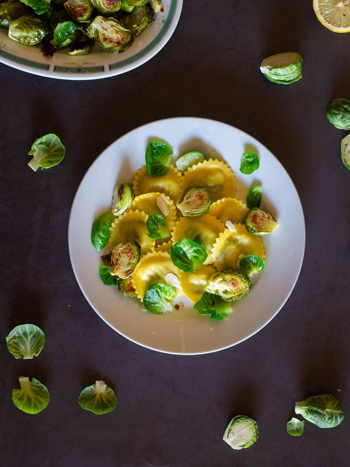 brussels sprouts leaves with pasta