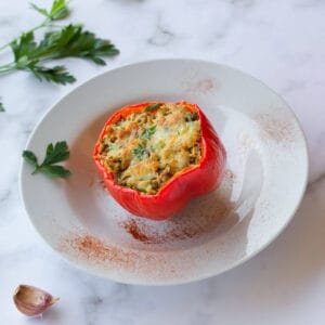 vegan stuffed peppers featured