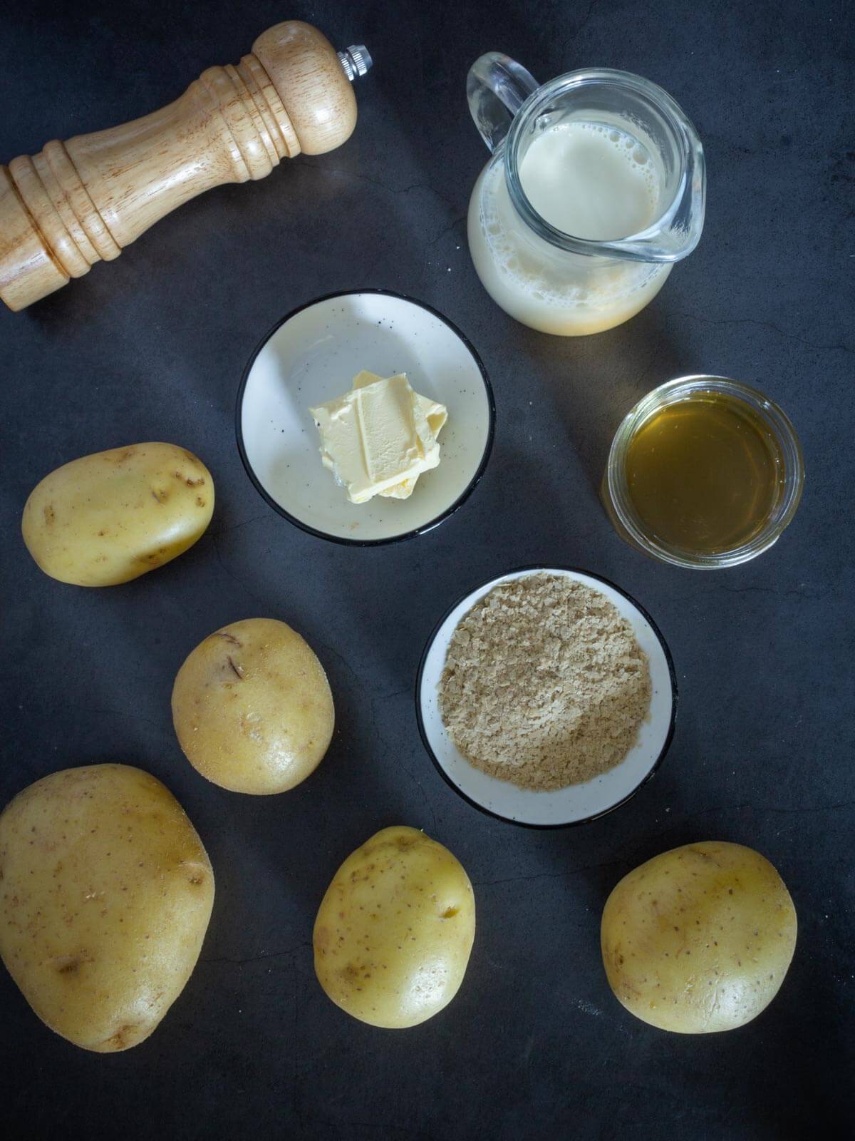 ingredients to make mashed potatoes with almond milk.