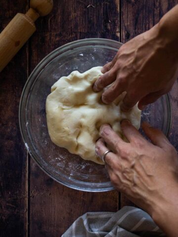 knead the empanada dough no-egg.