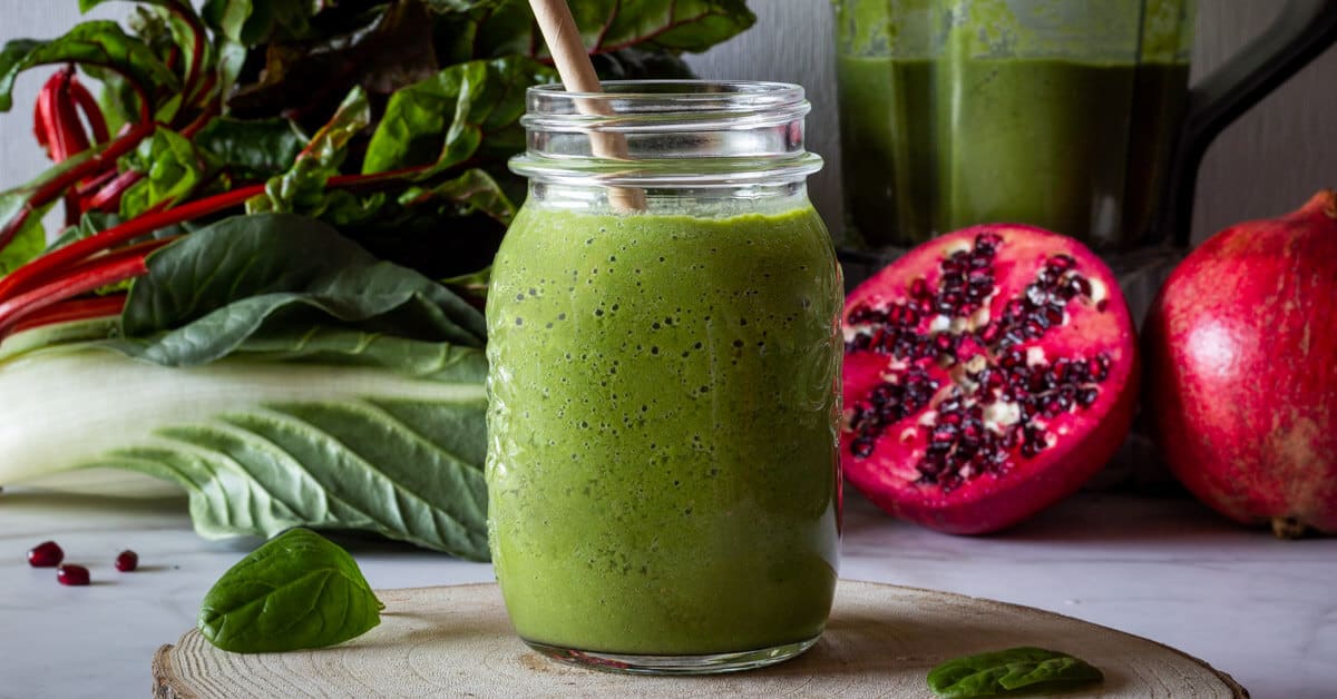 Get Super Clean with this Detox Smoothie Recipe
