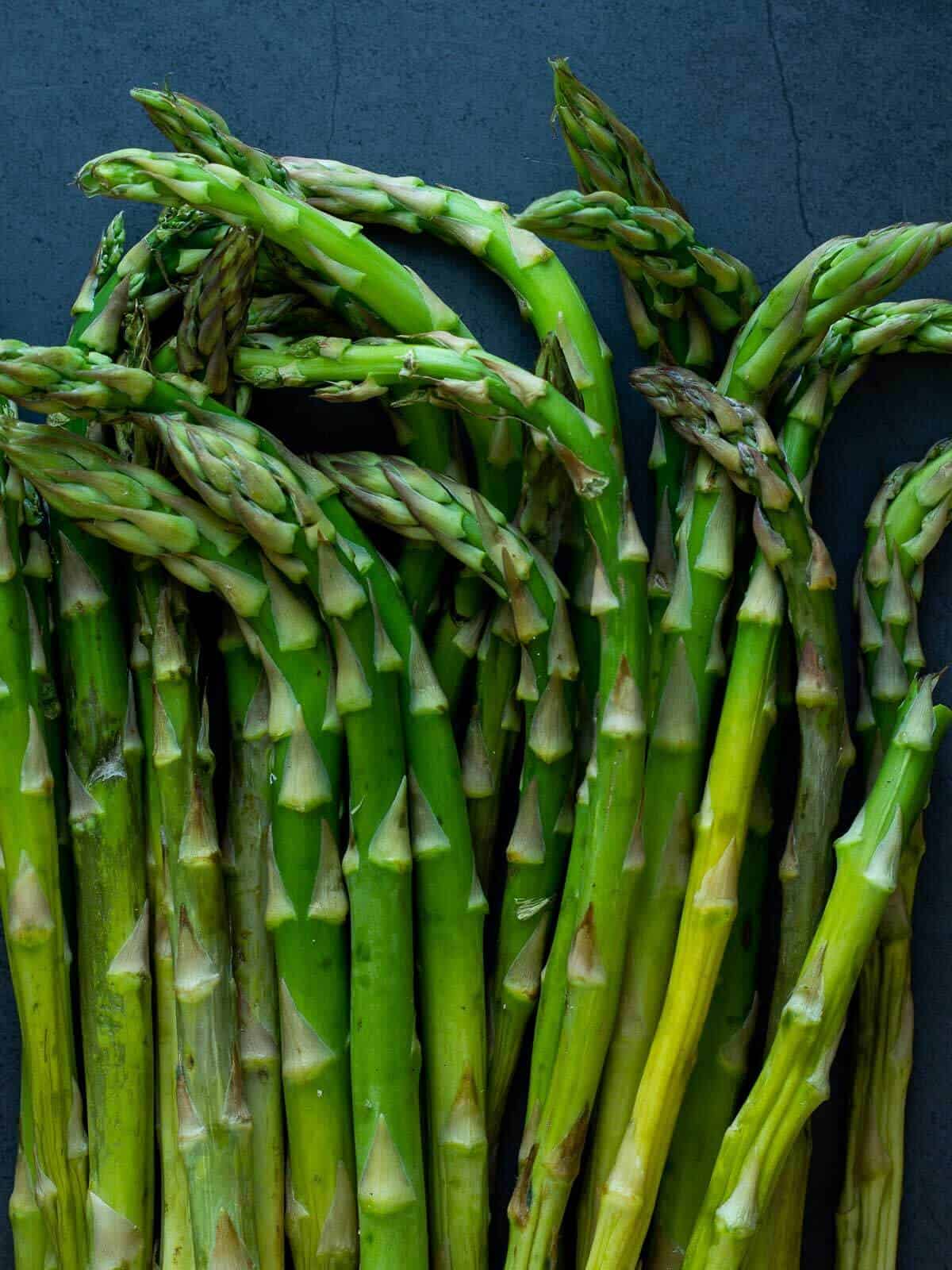 Green Asparagus bunch