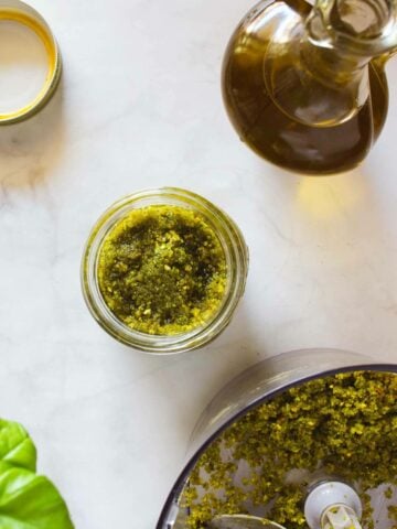 if storing for later, cover the pistachio pesto with olive oil