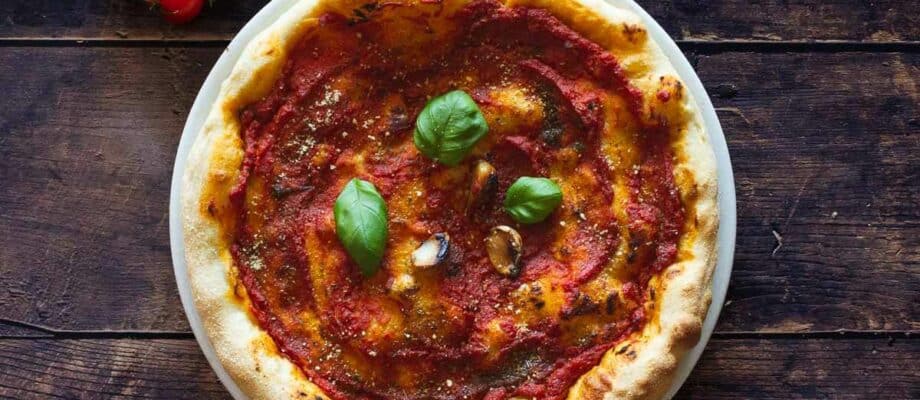 pizza marinara featured