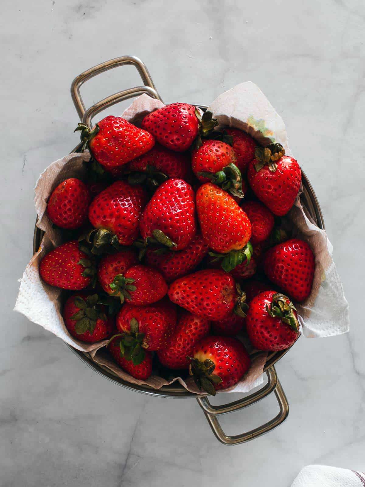 fresh strawberries to freeze
