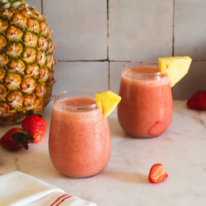 Vegan Pineapple Strawberry Smoothie Recipe without banana No Yogurt