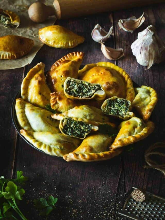 Easy Argentine Spinach Empanadas Recipe