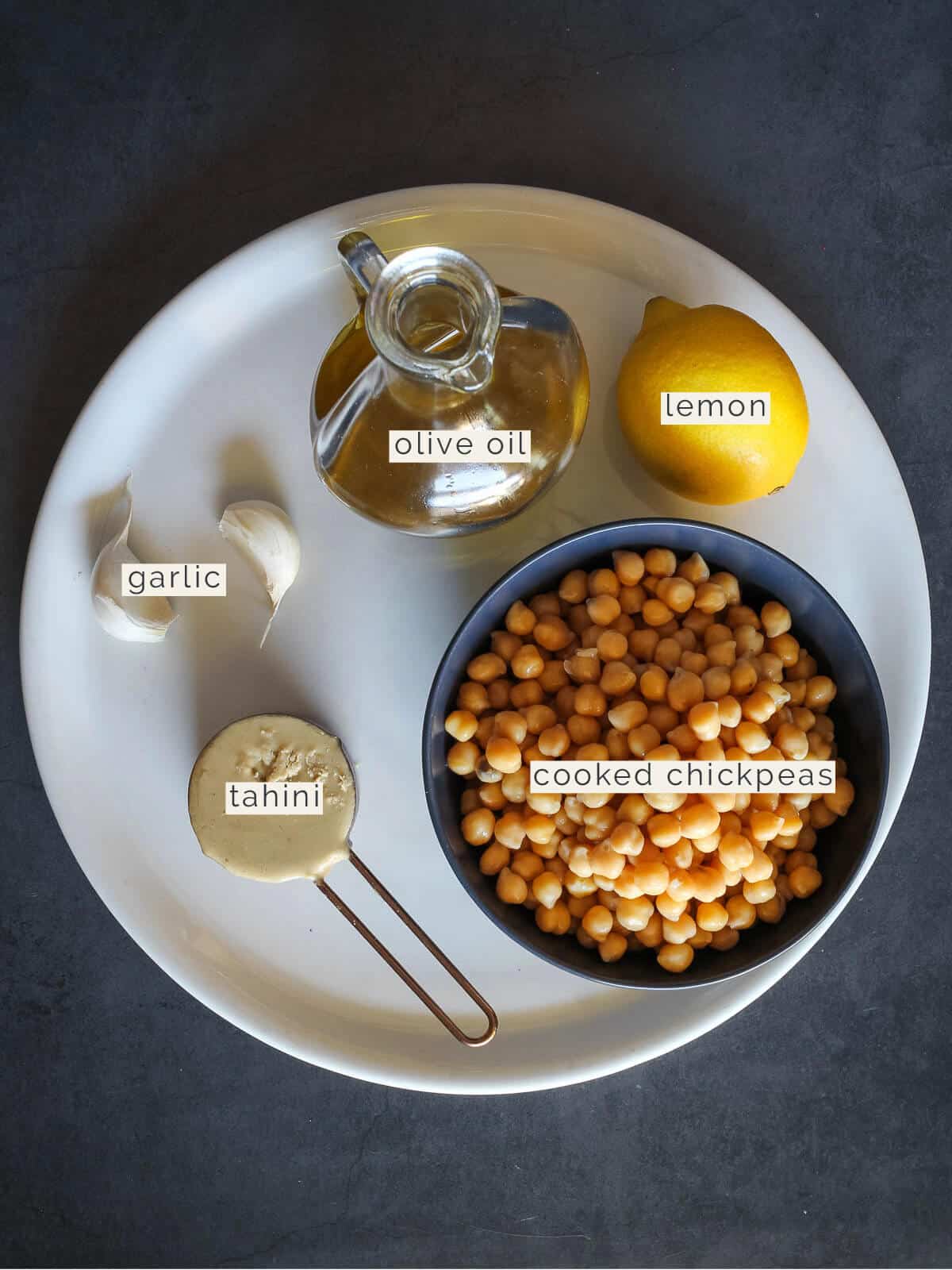 ingredients to make Lebanese hummus.