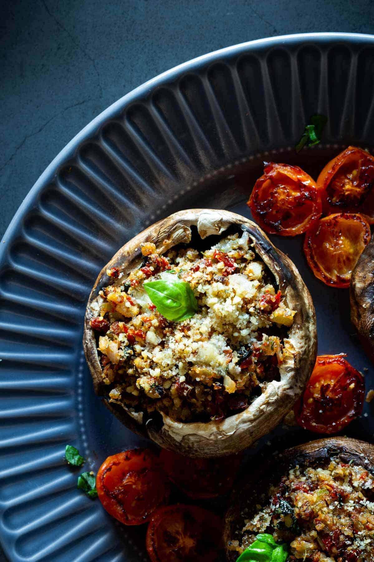 zoom in a stuffed portobello mushroom