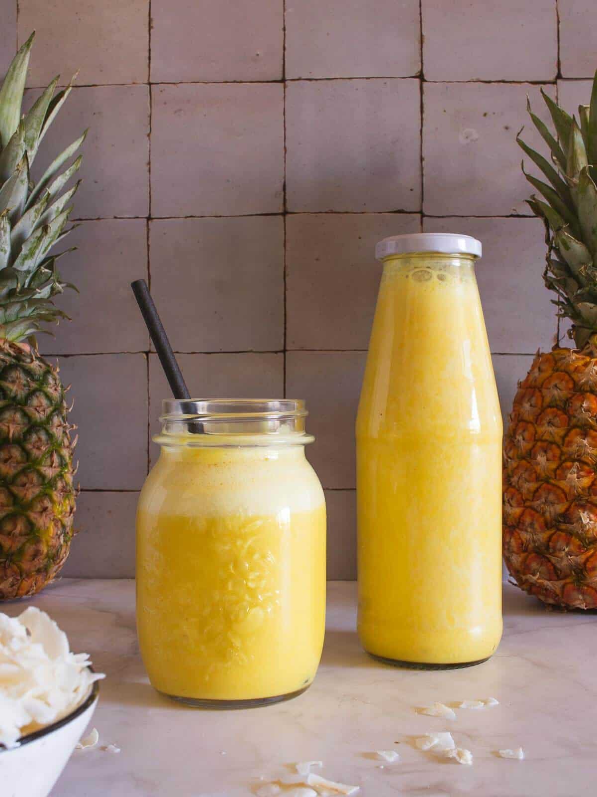 store 3-ingredient pineapple smoothie in an airtight container