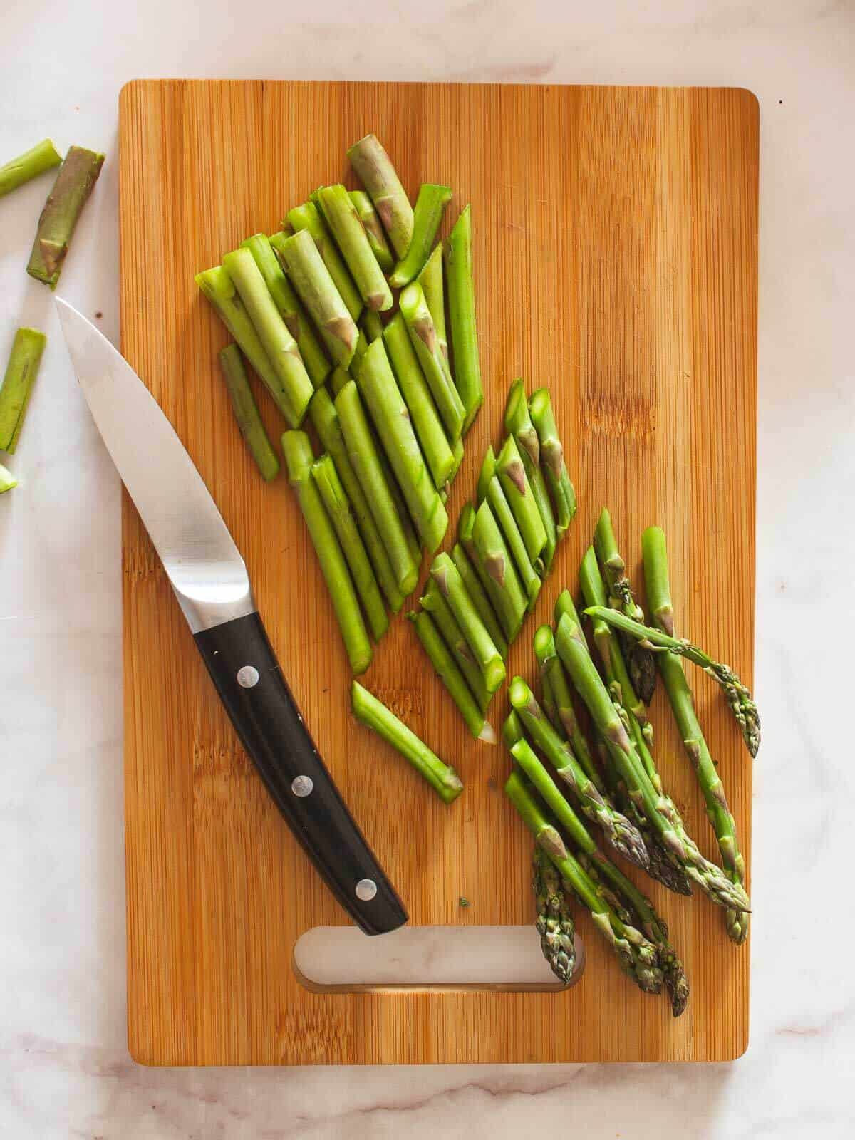 cut the asparagus in diagonal