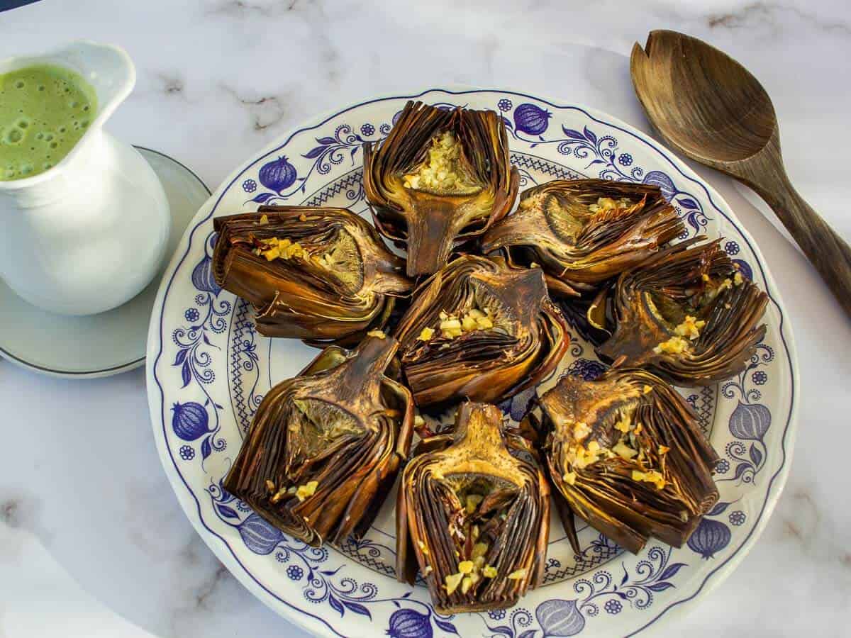 artichokes with dipping sauce