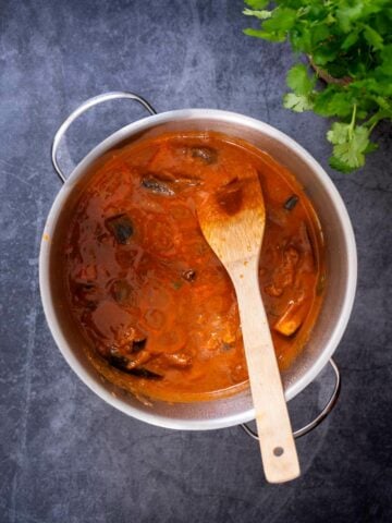 let the curry simmer for another 10 minutes and remove from heat.