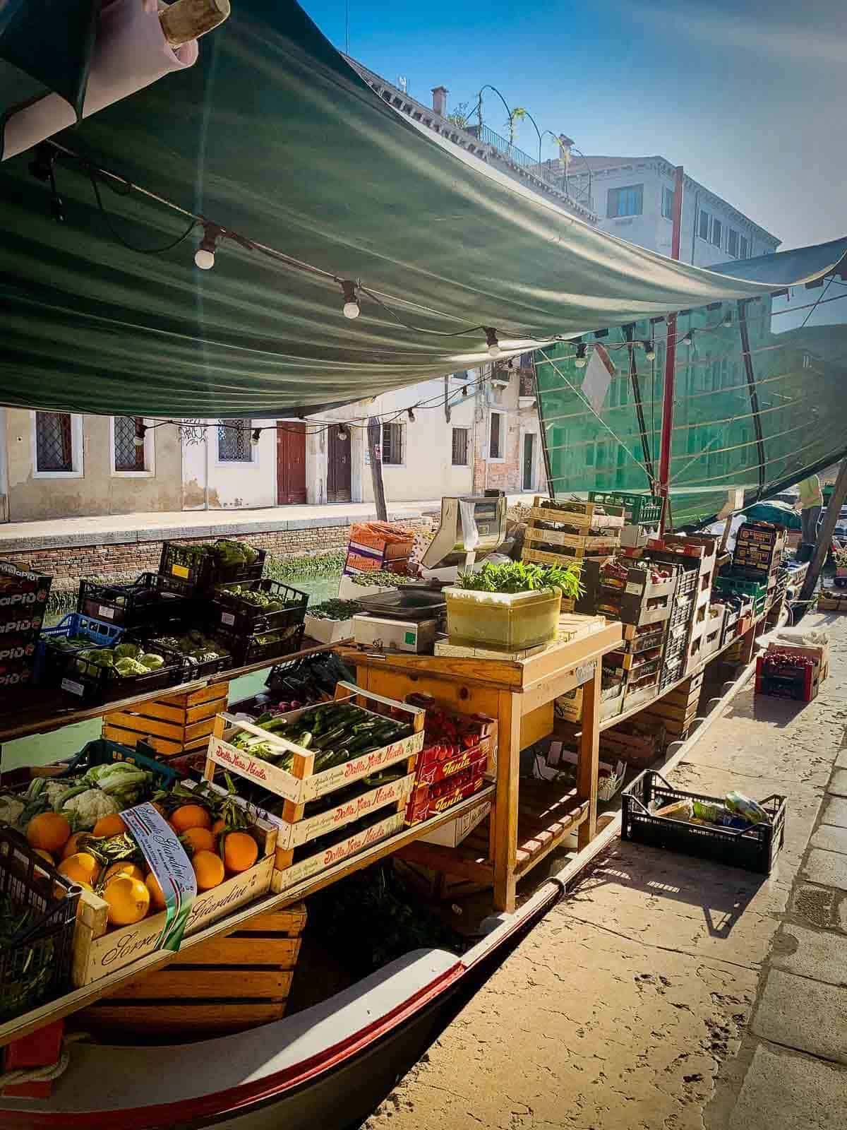 boat market Venice