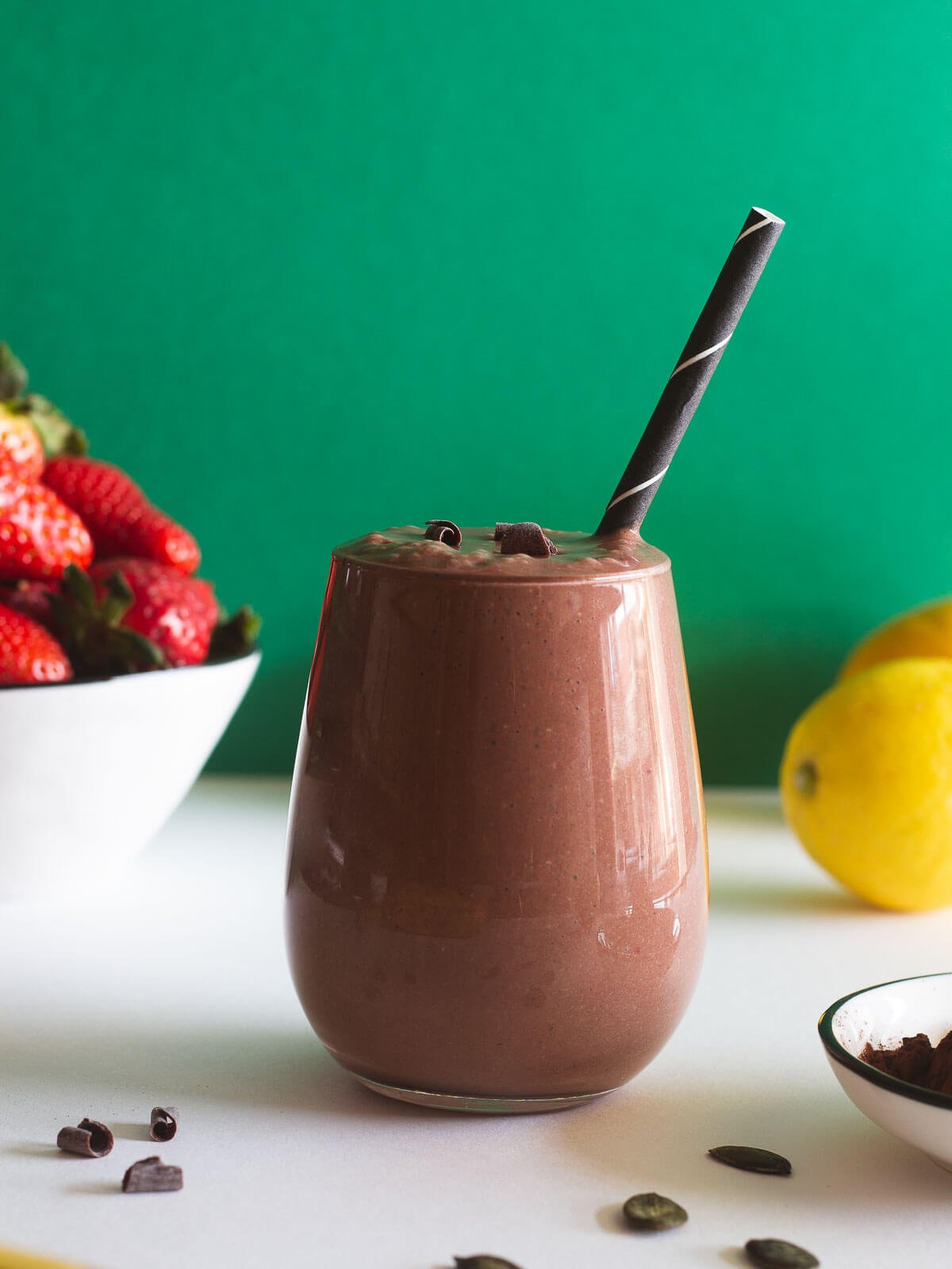 Batido de plátano, fresa y chocolate para aliviar el estrés y la ansiedad