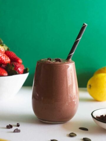 cropped-banana-strawberry-chocolate-smoothie-9259.jpg