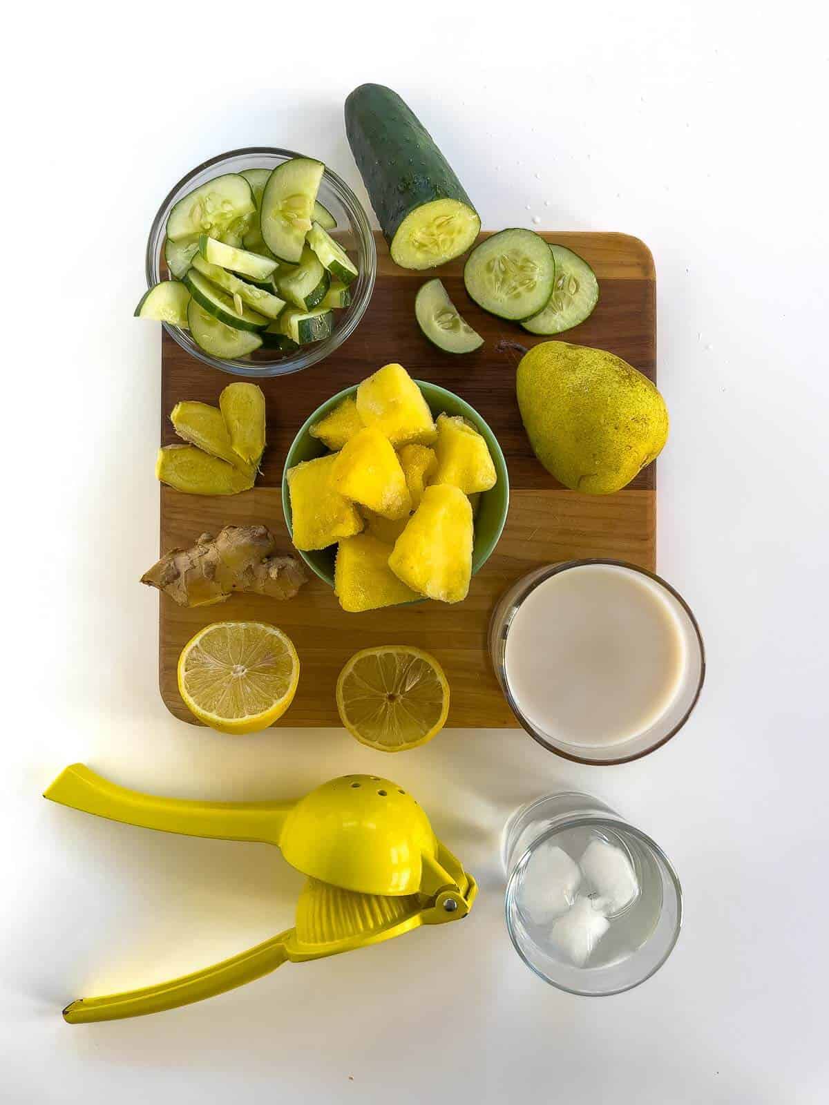 pineapple and cucumber smoothie prepared ingredients