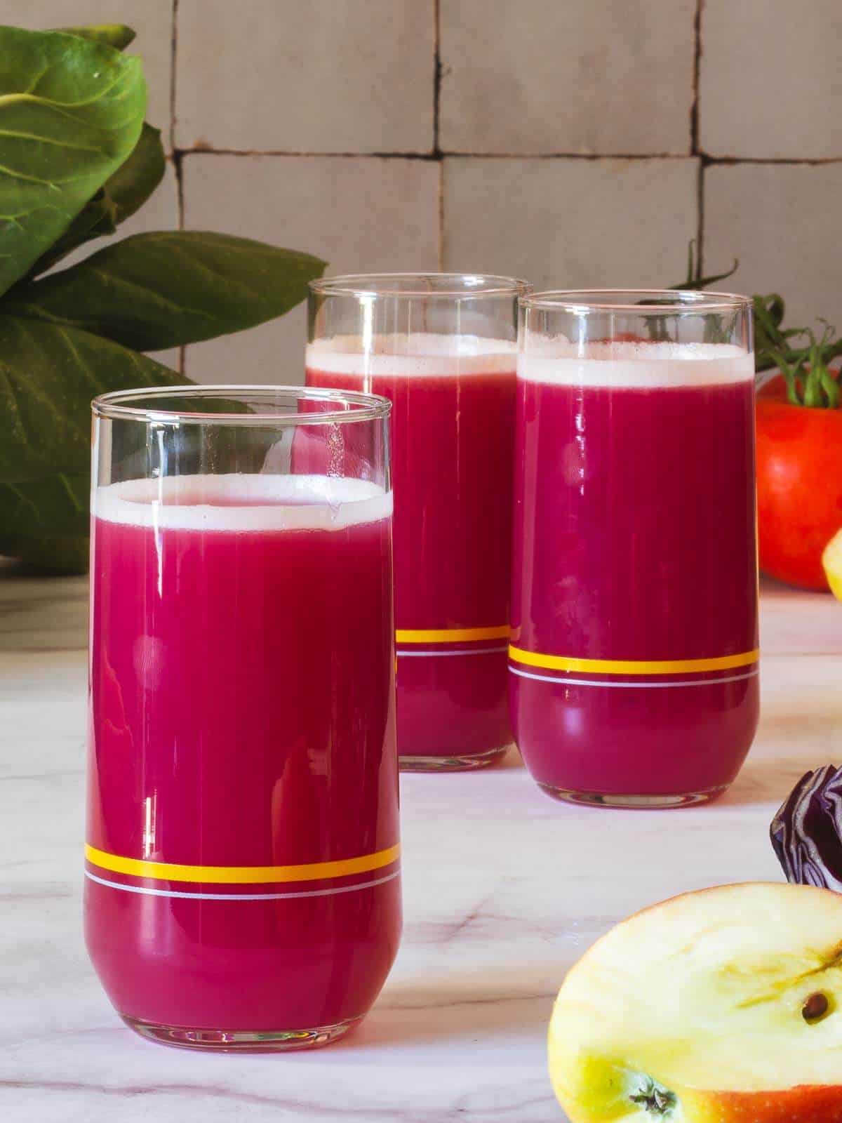 red cabbage juicing and purple cabbage juice recipe