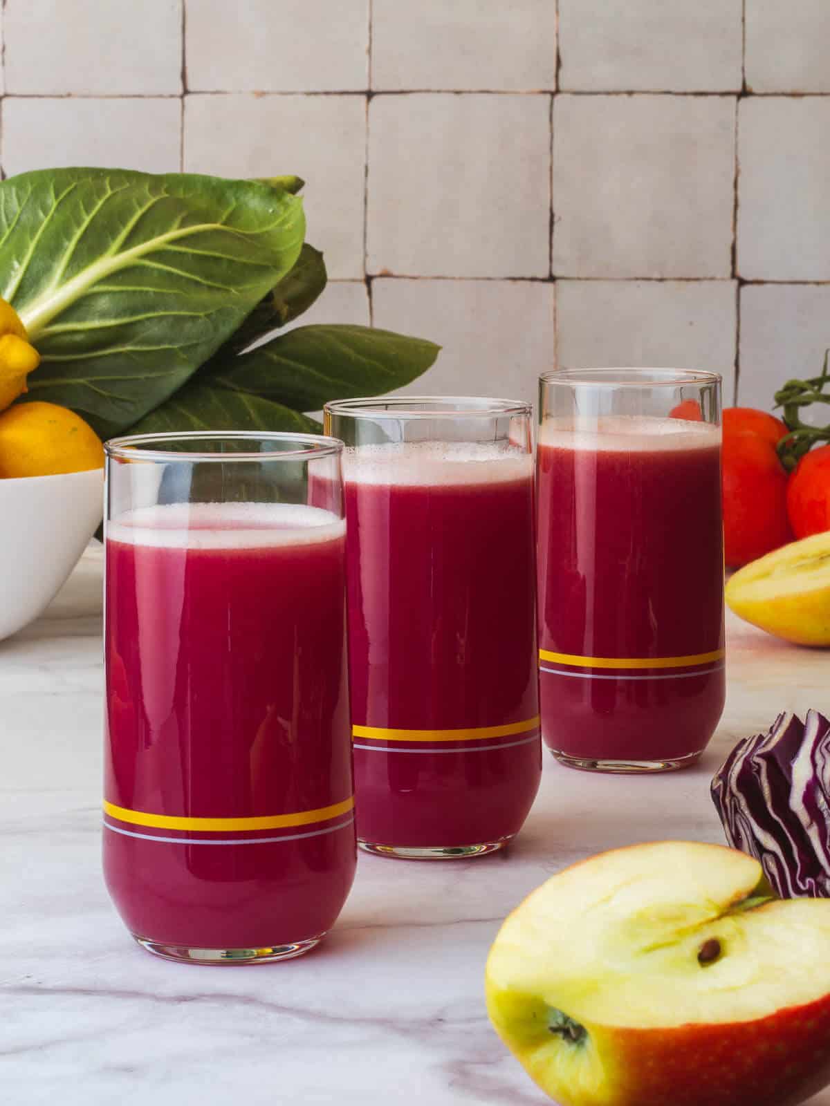 red cabbage juicing and purple cabbage juice recipe