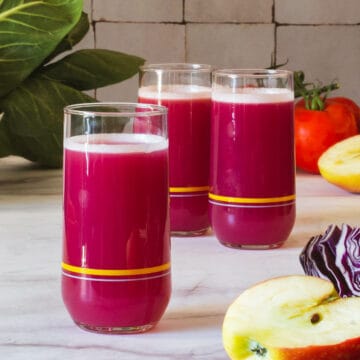 red cabbage juicing and purple cabbage juice recipe featured
