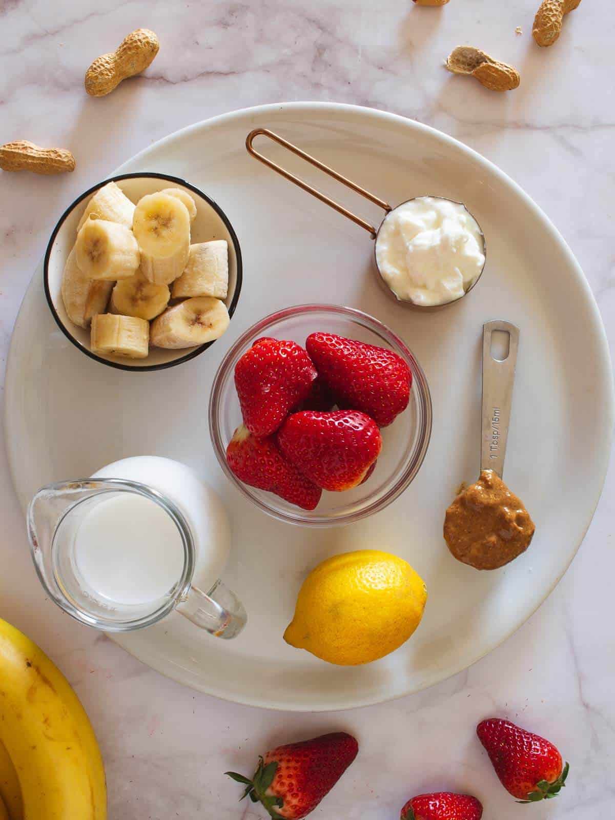 peanut butter strawberry smoothie ingredients.