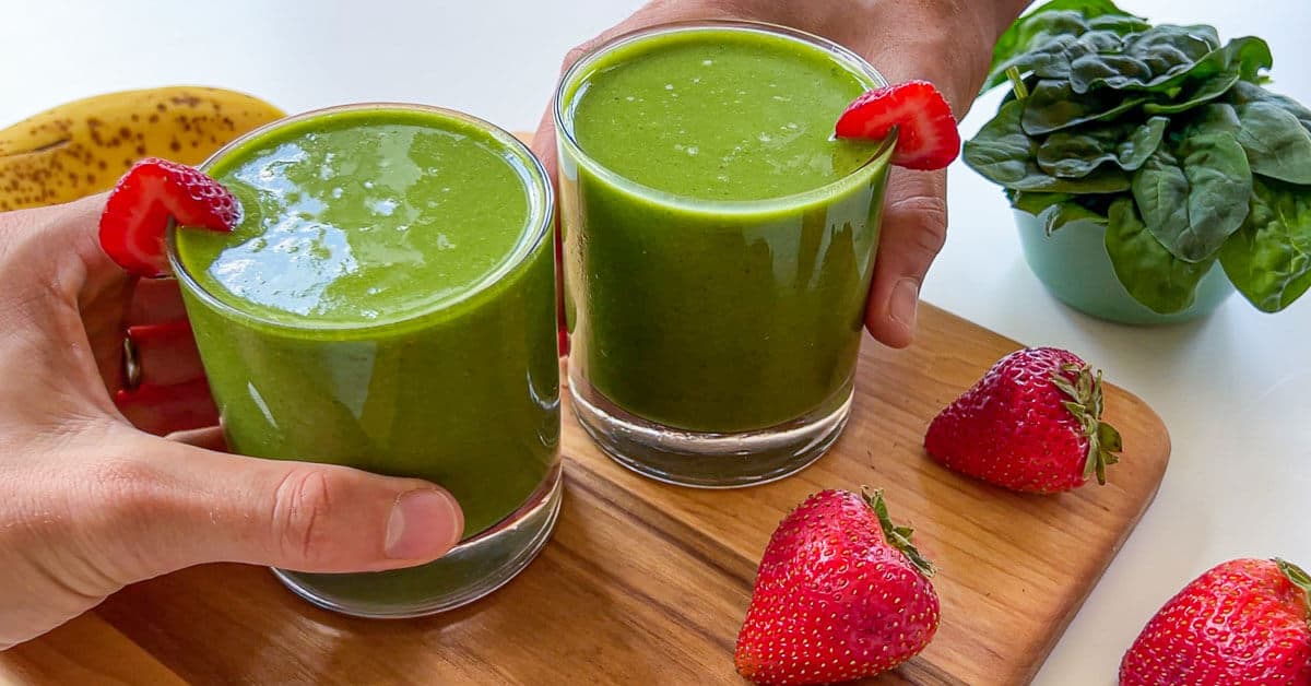 Strawberry Banana Spinach Smoothie for Weight Loss