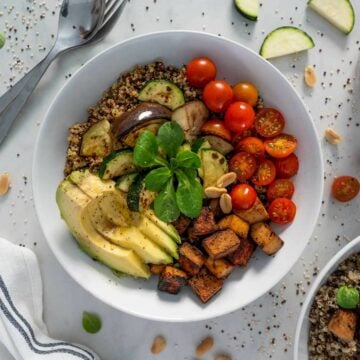 sauteed tofu buddha bowl featured.