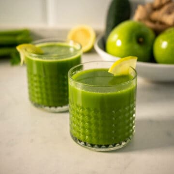 Hydrating Spinach and Green Mean apple juice featured.