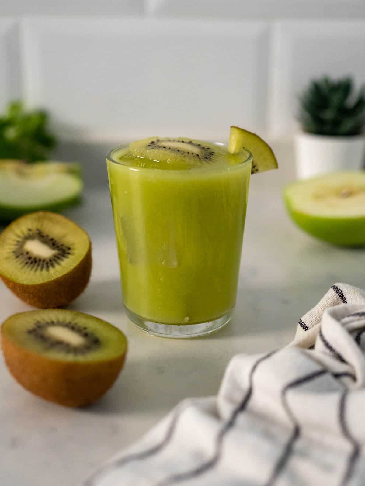 kiwi drink, morning green juice recipe.