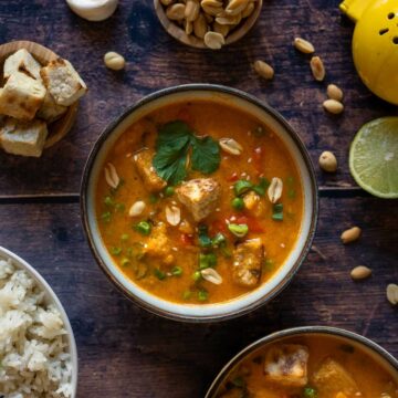 thai massaman vegetable curry with tofu featured.