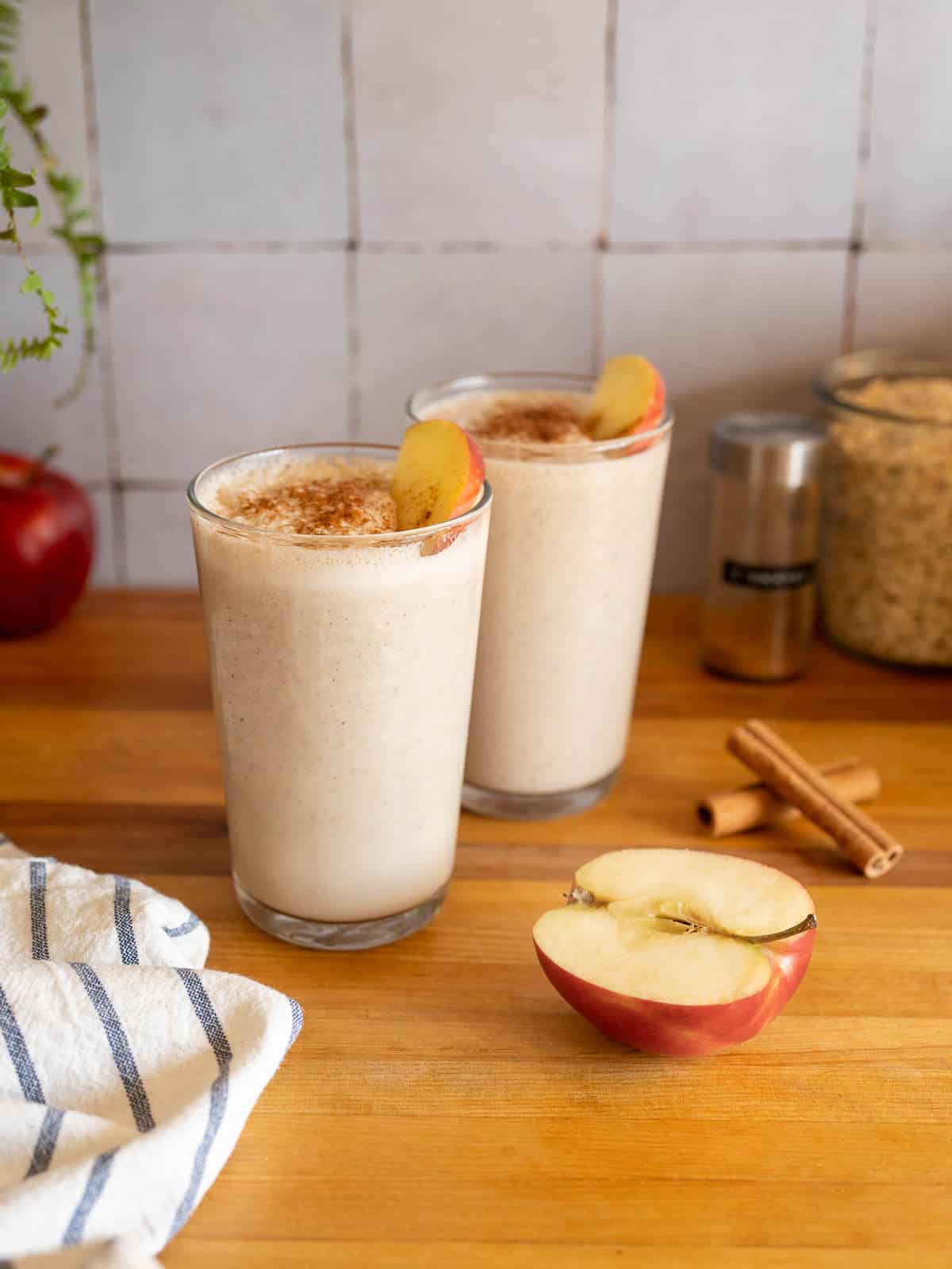 cinnamon apple smoothie recipe hero.