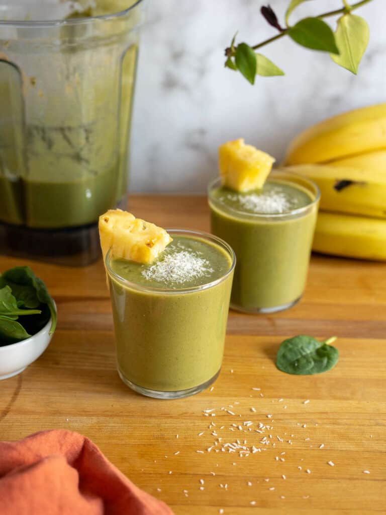 Healthy Pineapple Banana Spinach Smoothie