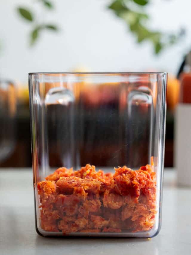 15 Benefits of Celery Juice, Side Effects, and Recipe (Juicer & Blender)