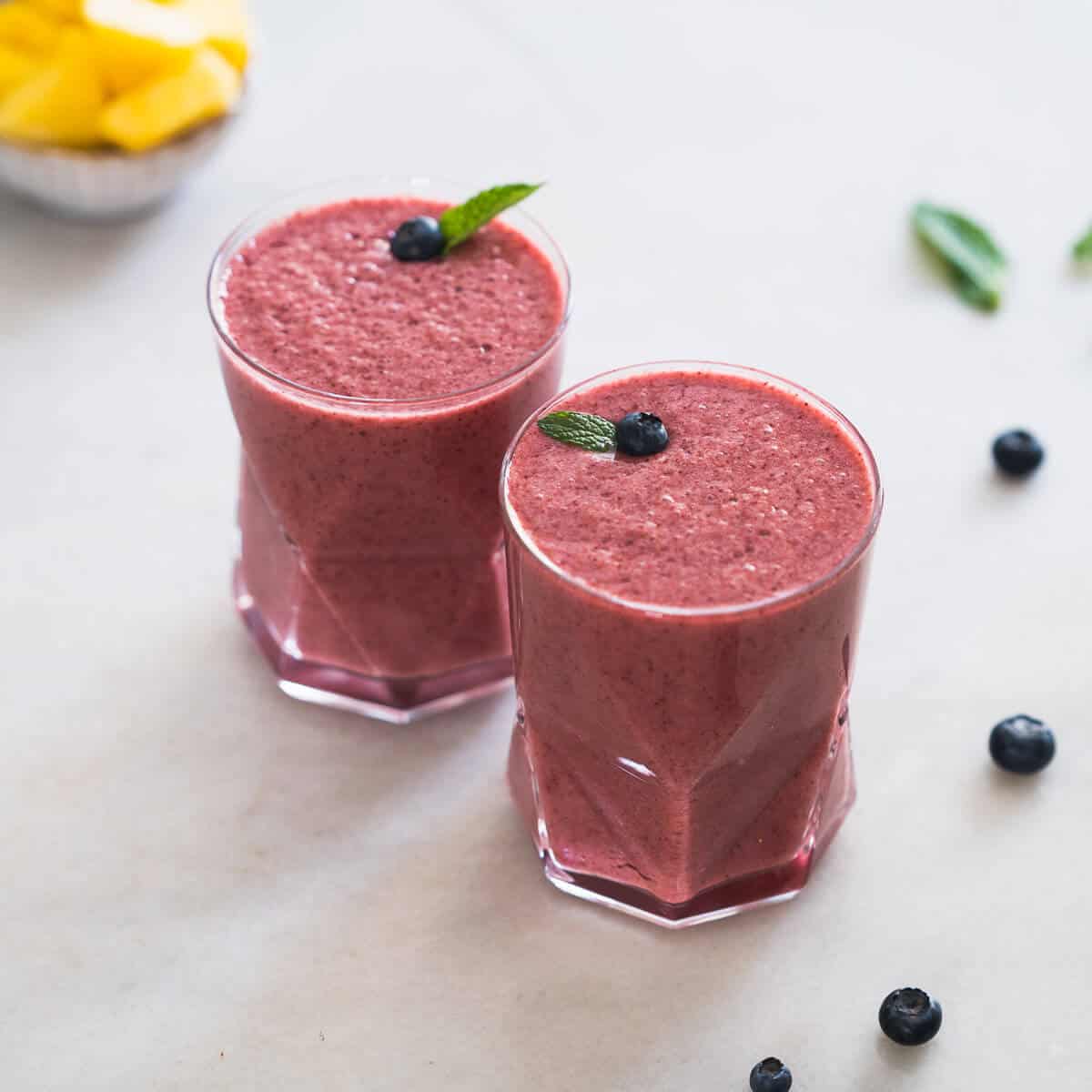 Blueberry Pineapple Smoothie (3 ingredients)