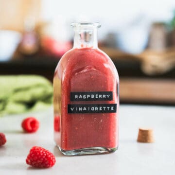 balsamic raspberry dressing featured.