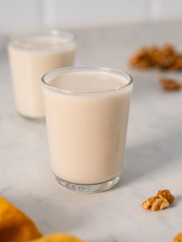 walnut milk featured image.
