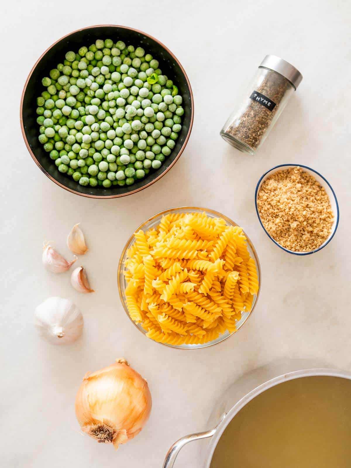 ingredients to make peas and pasta recipe.