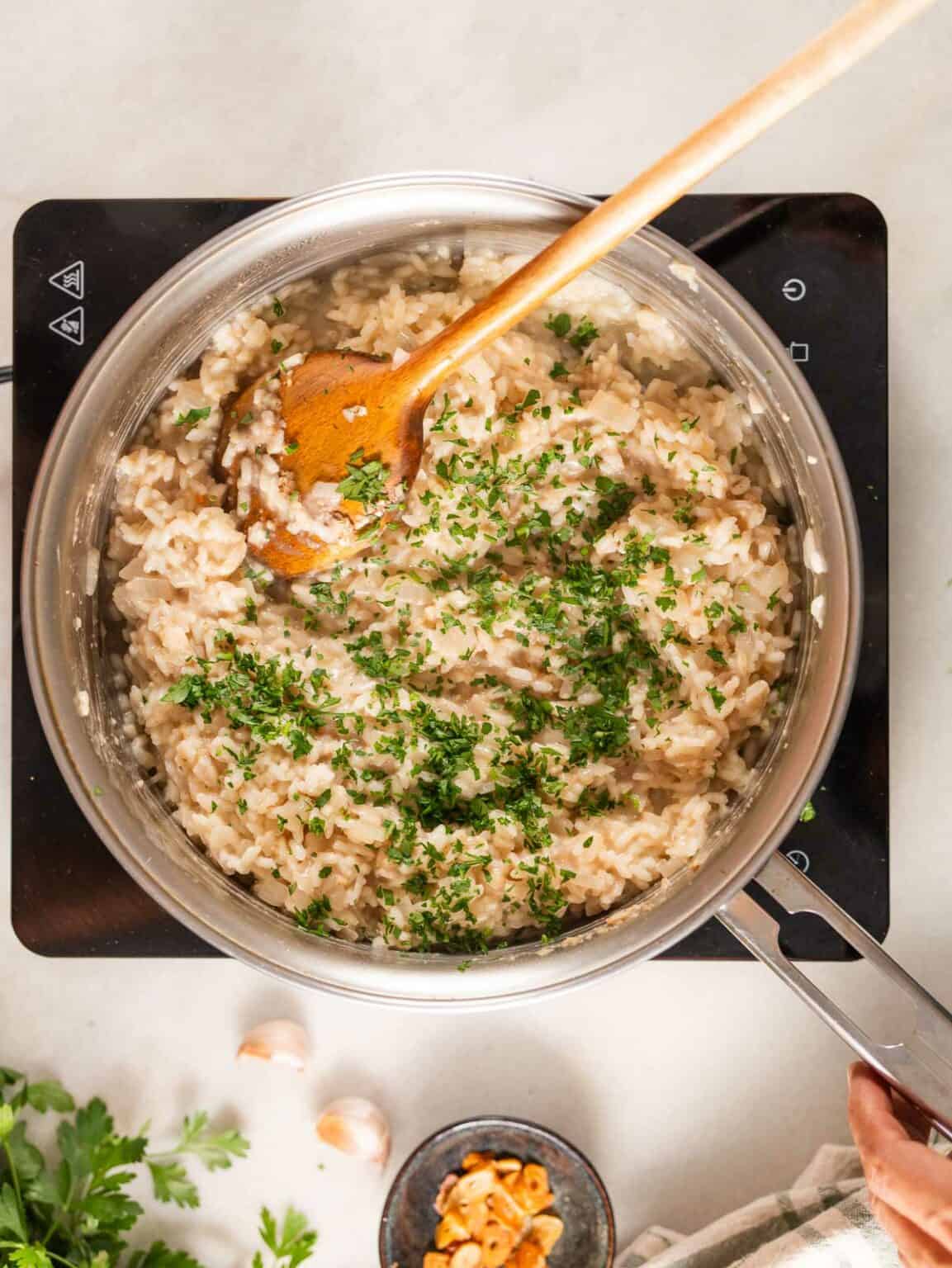 Easy Garlic Risotto (Creamy, Herby, and Zesty)