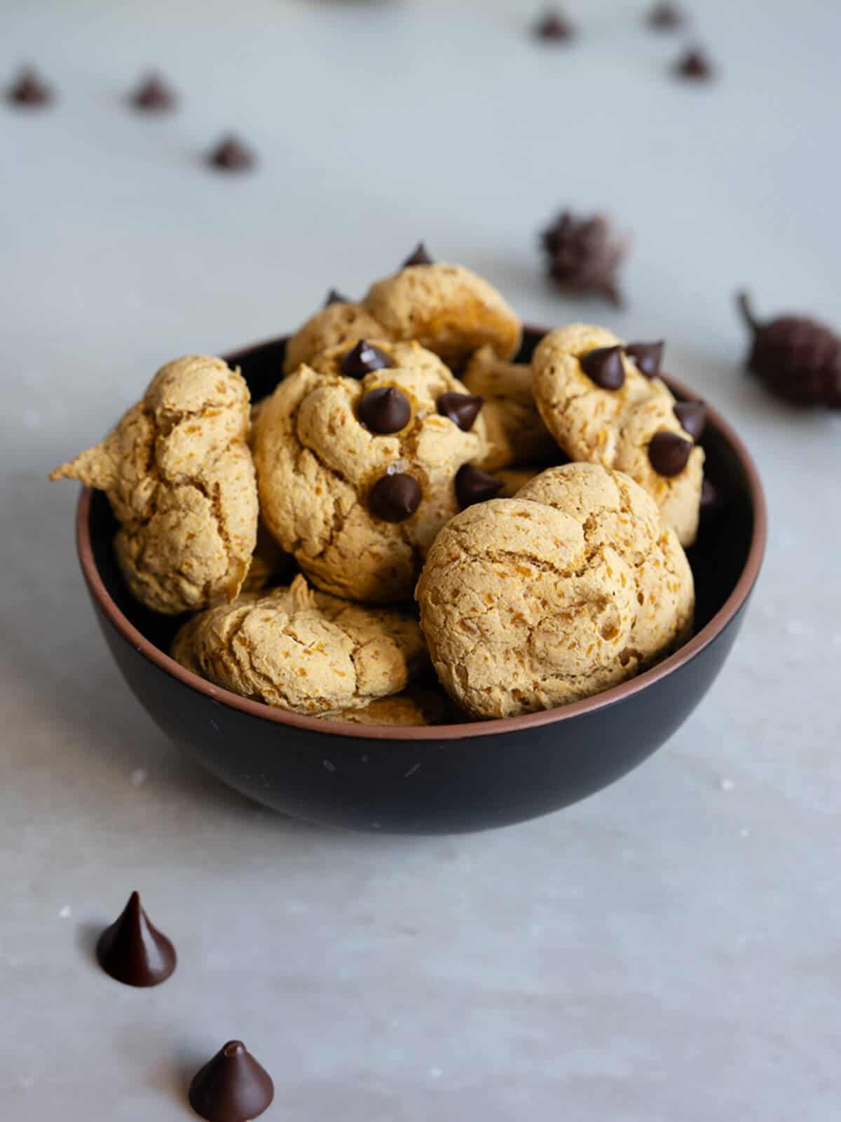 gluten-free pumpkin cookies in a bowl.