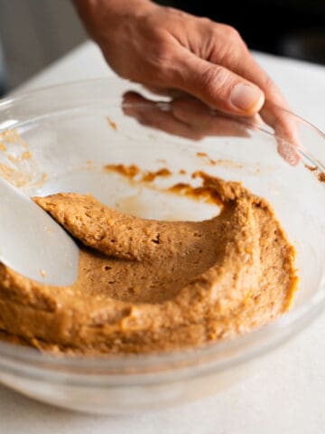 combine the sweet potato cake mixture until you have an uniform batter.