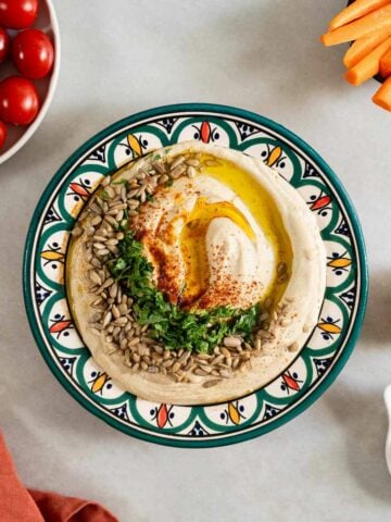 green lentil hummus featured image.