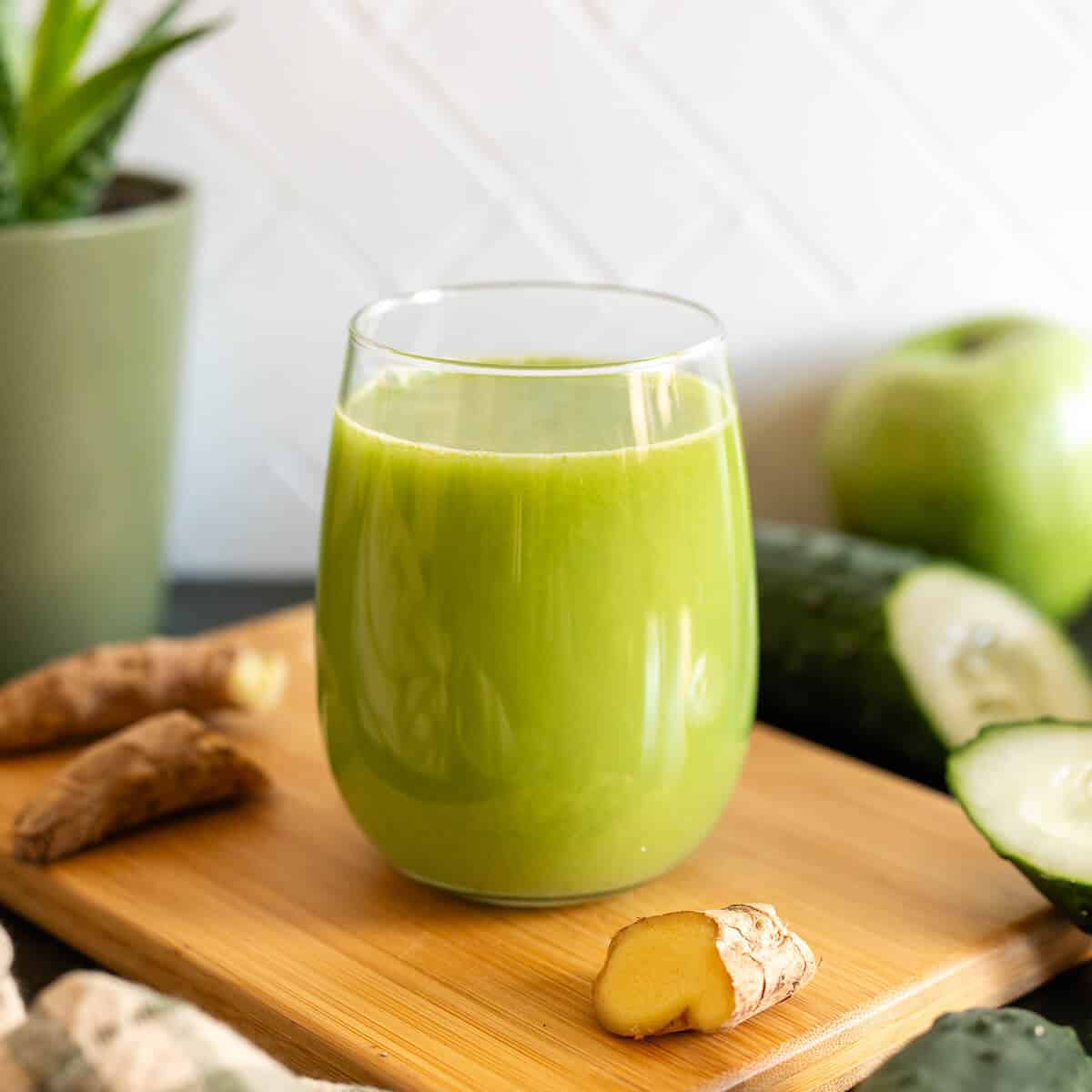 Detox Green Juice Recipe | Our Plant-Based World