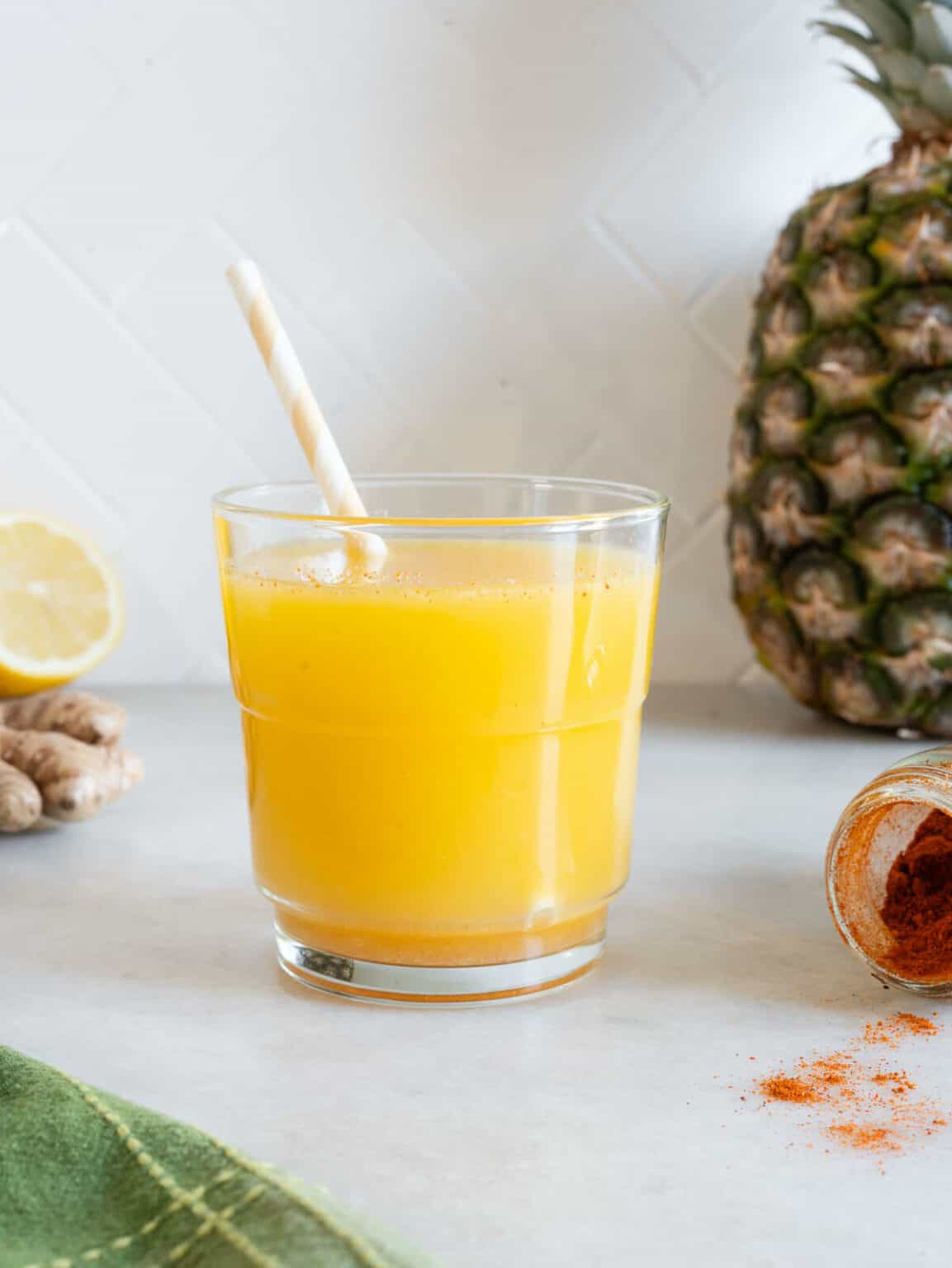 pineapple-juice-for-sore-throat-juicer-or-blender